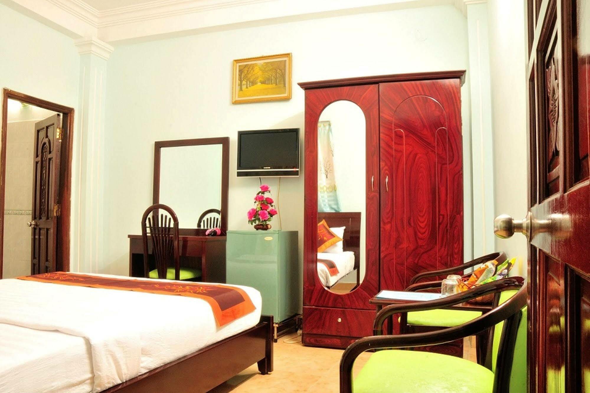 Ha Trang Hotel Thành Pho Ho Chí Minh Esterno foto