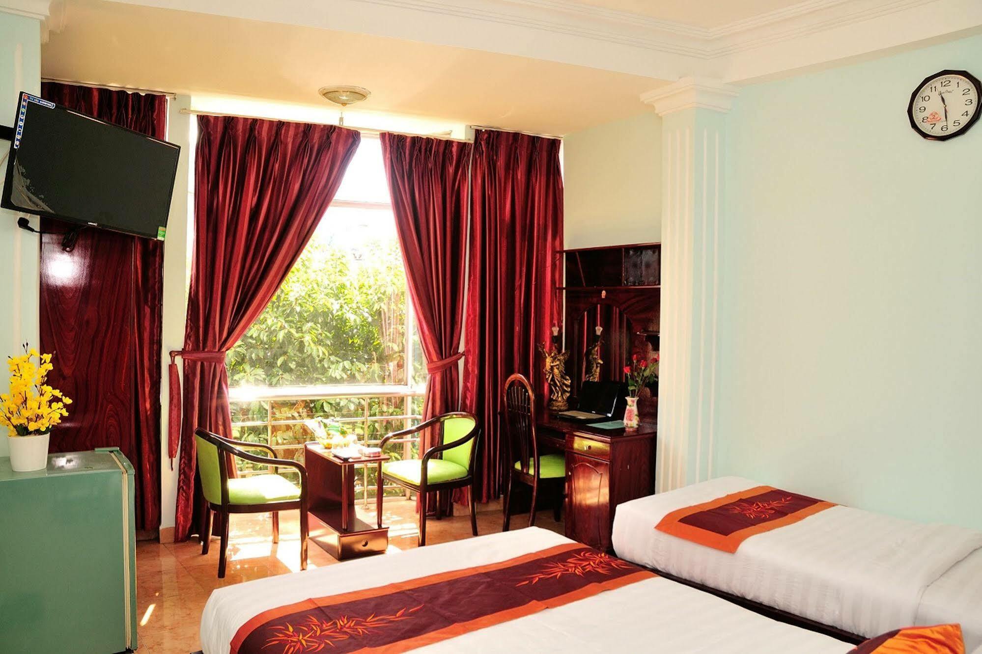 Ha Trang Hotel Thành Pho Ho Chí Minh Esterno foto